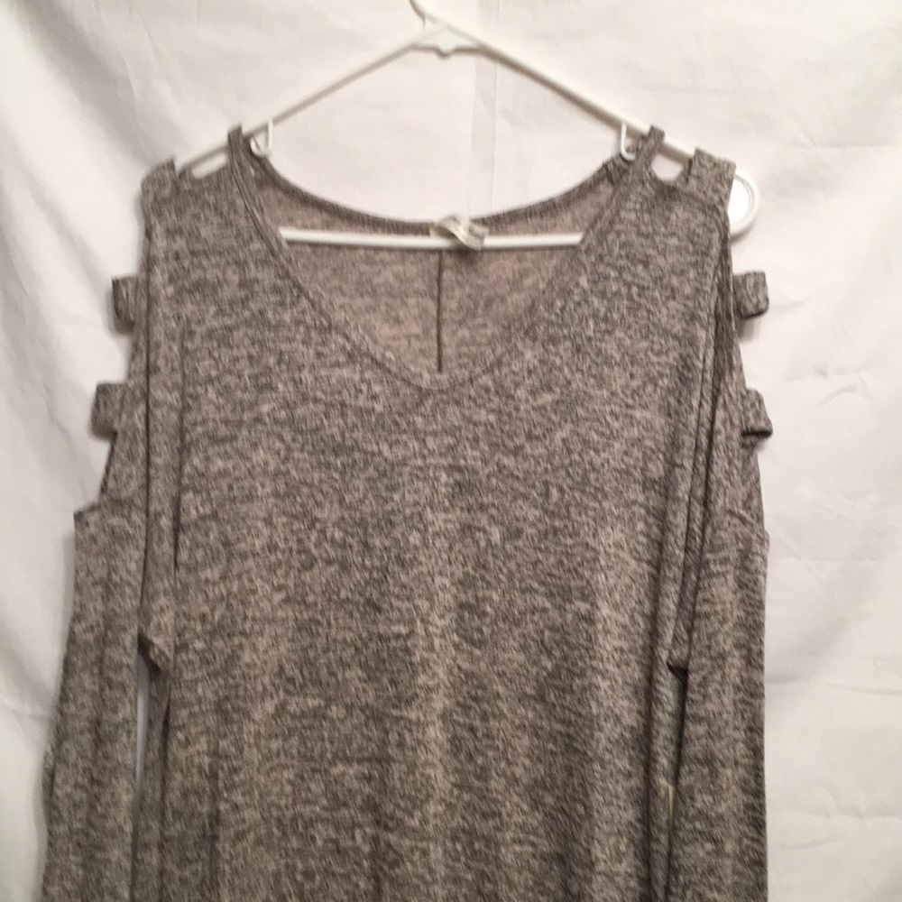 Ladder shoulder sweater